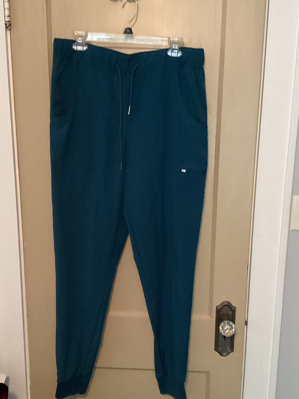 Women’s scrubs pant in teal